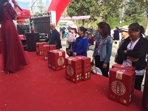 昆明健之佳健康廣場(chǎng)站
